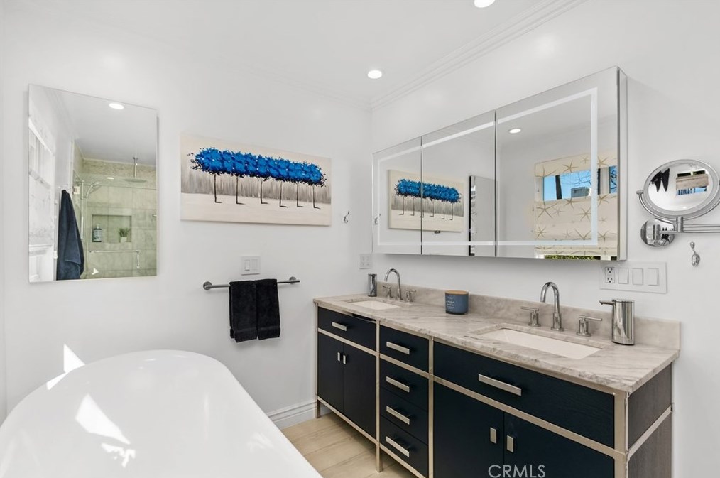 31534 Flying Cloud Dr, Laguna Beach CA  92677-2711 exterior
