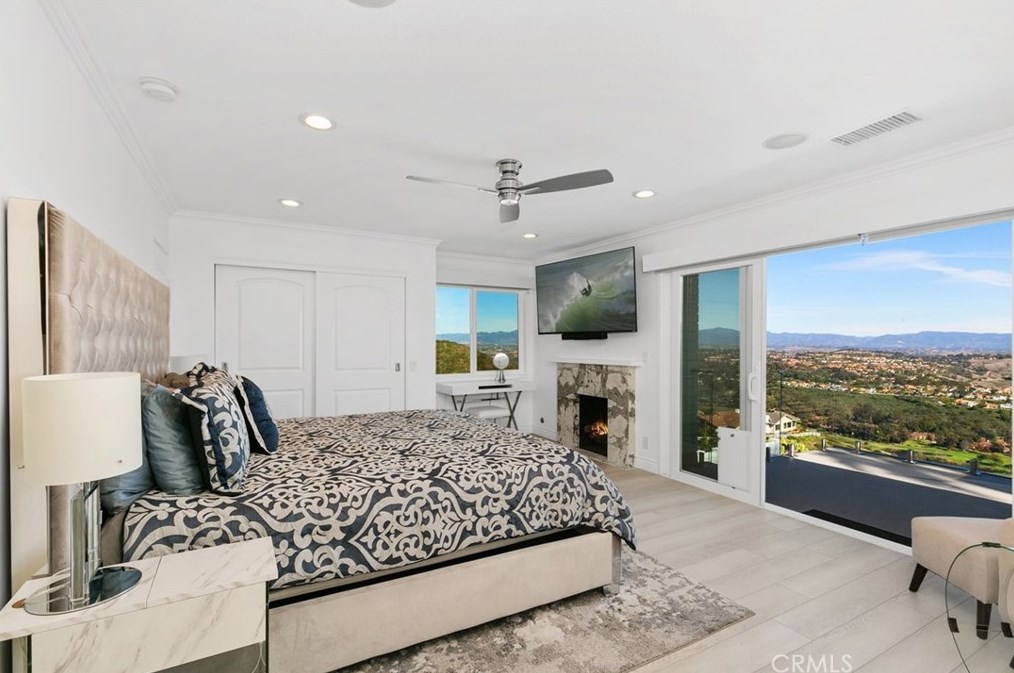 31534 Flying Cloud Dr, Laguna Beach CA  92677-2711 exterior