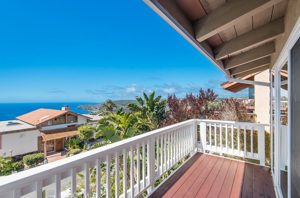 1104 Baja St, Laguna Beach, CA 92651-3545