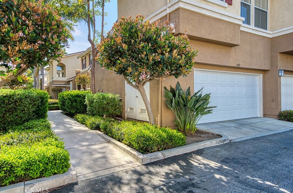 1412 Elmhurst, Irvine CA  92618-4024 exterior