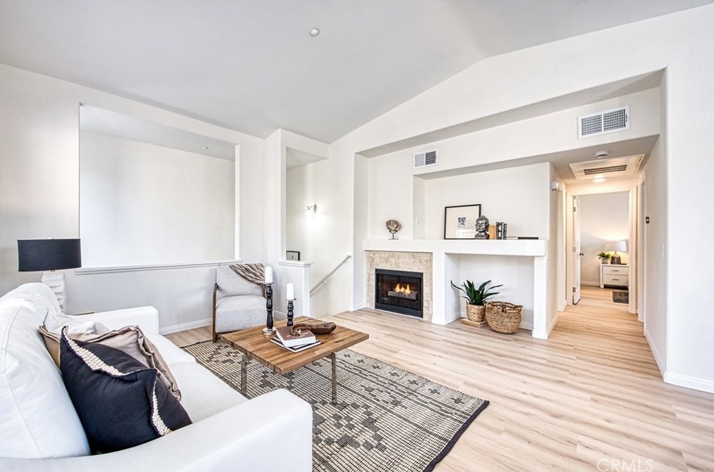 1412 Elmhurst, Irvine CA  92618-4024 exterior
