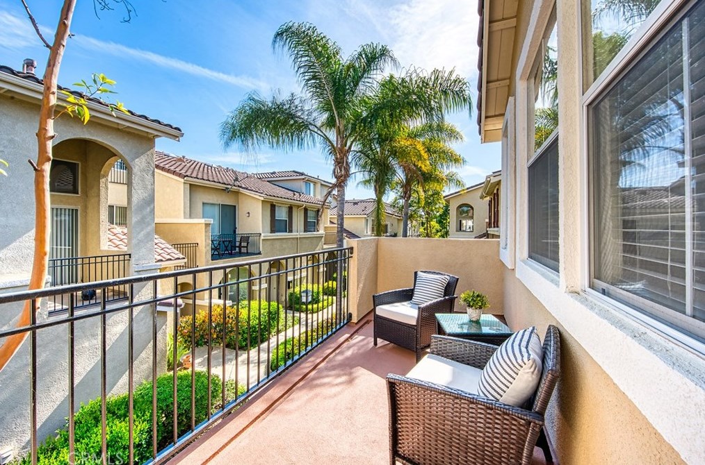 1412 Elmhurst, Irvine CA  92618-4024 exterior