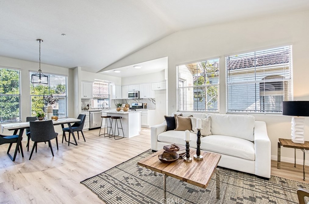 1412 Elmhurst, Irvine CA  92618-4024 exterior