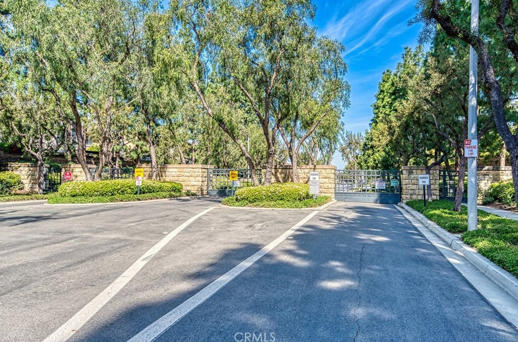 1412 Elmhurst, Irvine CA  92618-4024 exterior