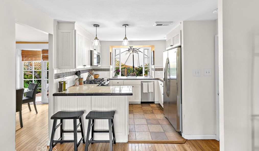 626 Anita St, Laguna Beach CA  92651-2906 exterior