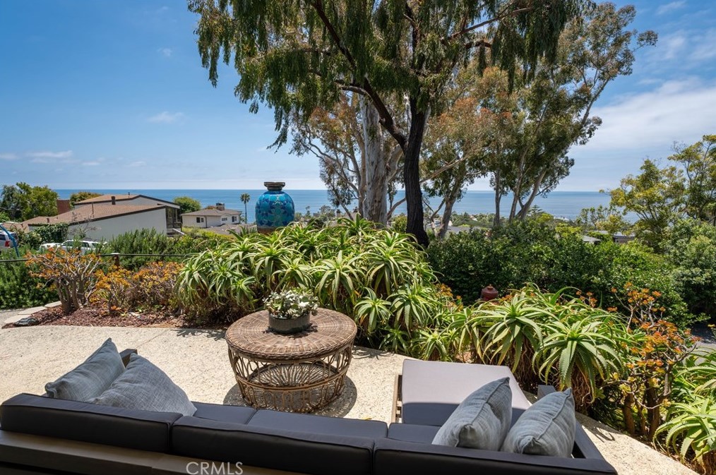 400 Panorama Dr, Laguna Beach, CA 92651