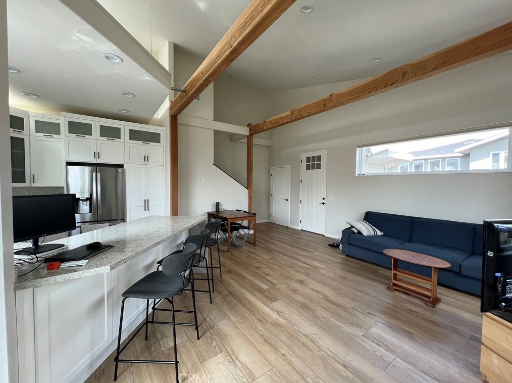 422 Aliso Ave, Newport Beach, CA 92663