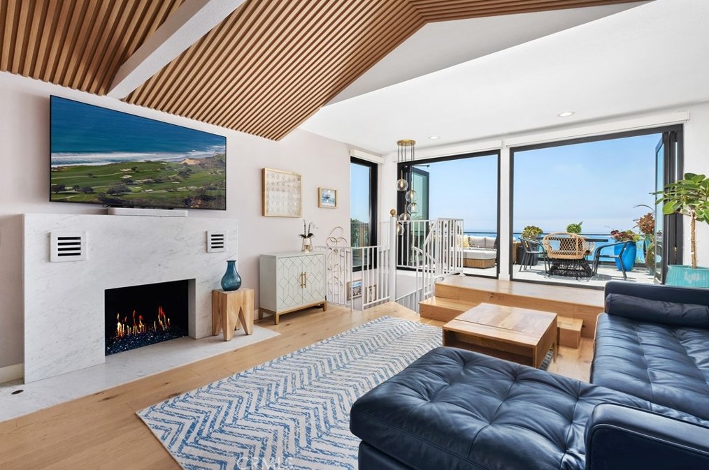 32146 Coast Hwy, Laguna Beach CA  92651-6870 exterior
