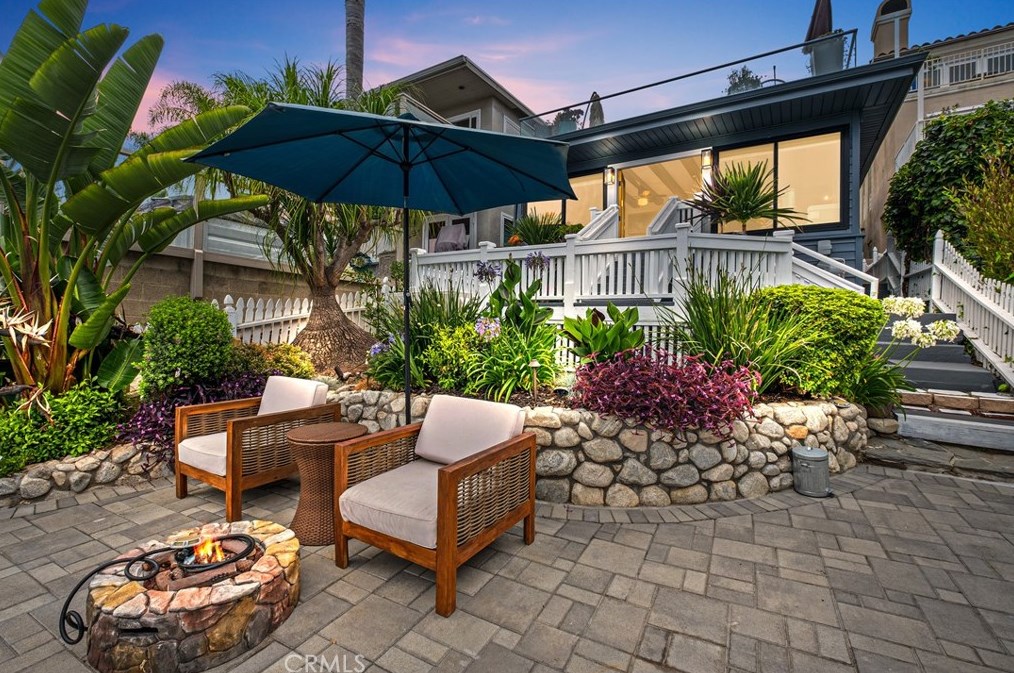 32146 Coast Hwy, Laguna Beach CA  92651-6870 exterior