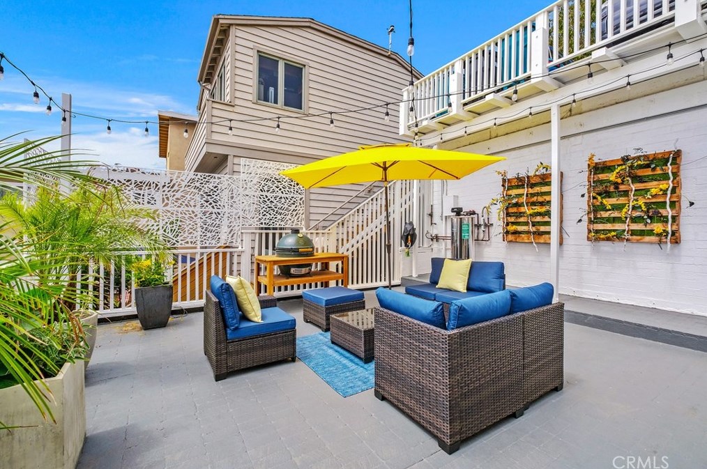 32146 Coast Hwy, Laguna Beach CA  92651-6870 exterior