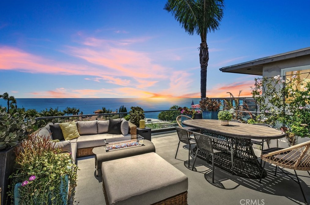 32146 Coast Hwy, Laguna Beach CA  92651-6870 exterior