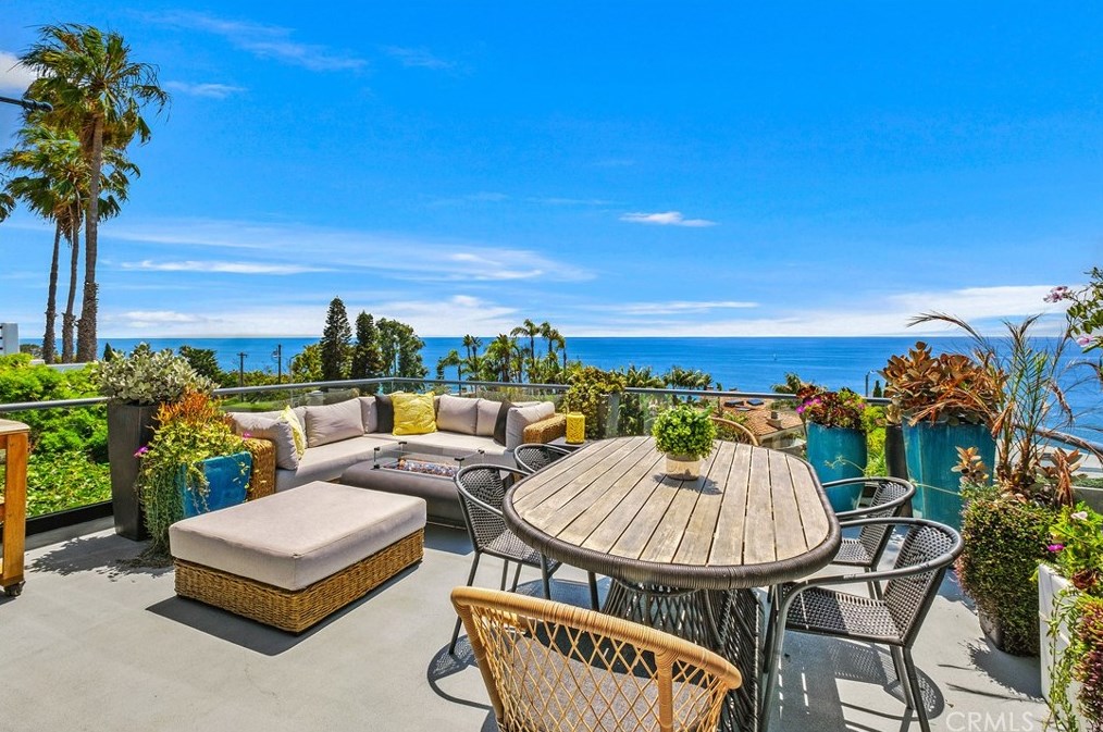 32146 Coast Hwy, Laguna Beach CA  92651-6870 exterior