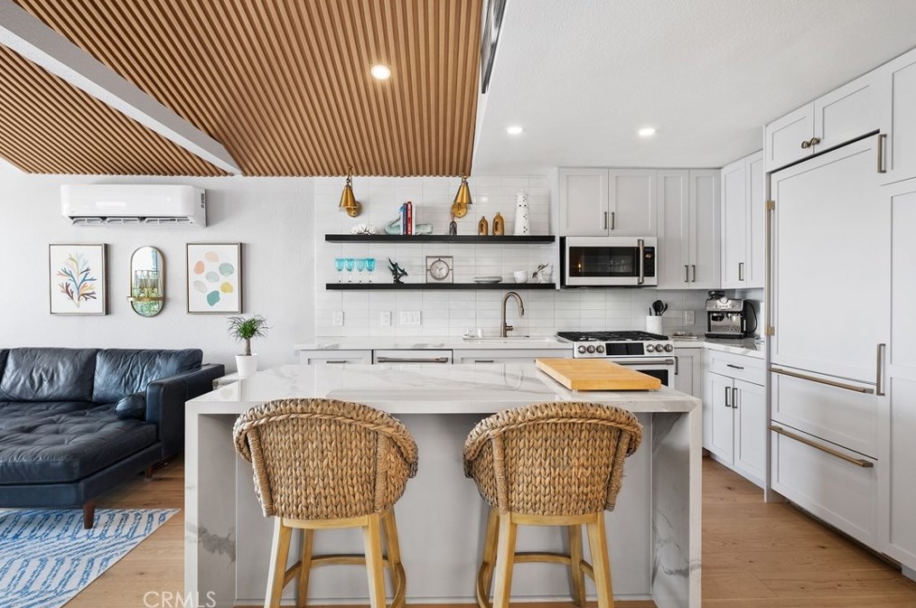 32146 Coast Hwy, Laguna Beach CA  92651-6870 exterior