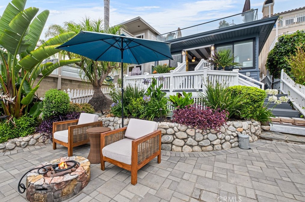 32146 Coast Hwy, Laguna Beach CA  92651-6870 exterior