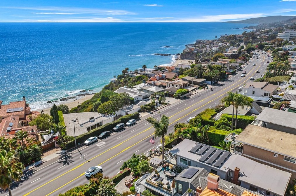 32146 Coast Hwy, Laguna Beach CA  92651-6870 exterior