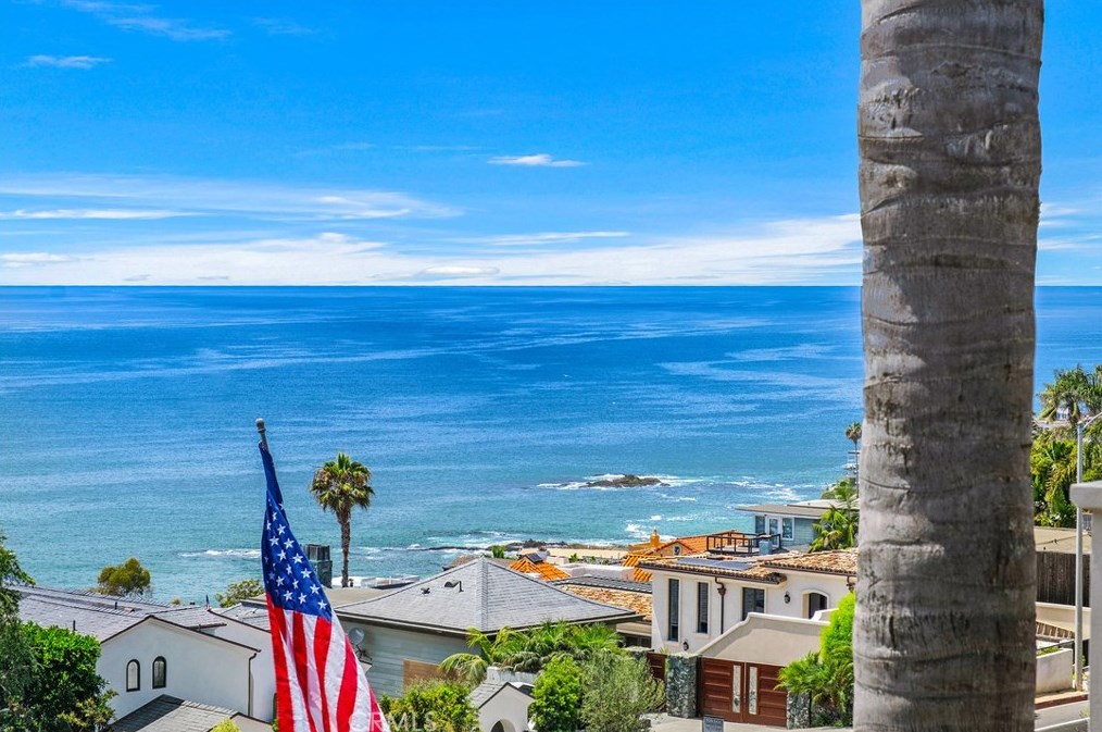 32146 Coast Hwy, Laguna Beach CA  92651-6870 exterior