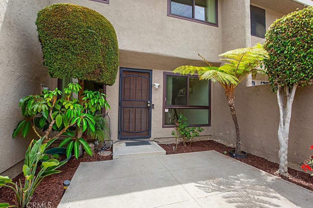 10420 Queens Way, Stanton, CA 90680