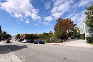 505 2nd St, Hermosa Beach, CA 90254-5221