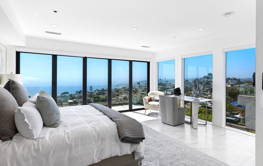 895 Quivera St, Laguna Beach, CA 92651-3821