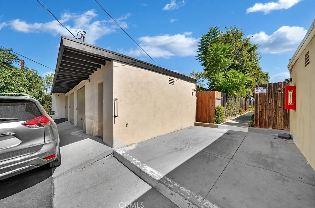 796 N Shattuck Pl, Orange, CA 92867