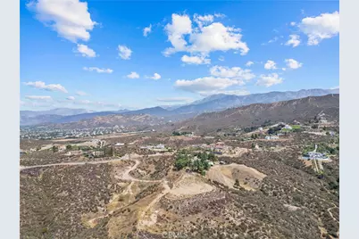 37807 Valgio, Calimesa, CA 92320 - Photo 8