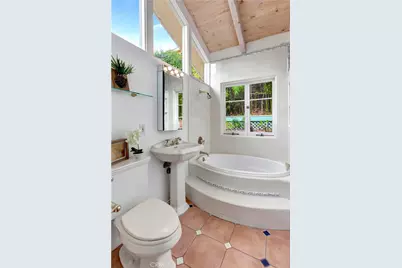924 Park Avenue, Laguna Beach, CA 92651 - Photo 14