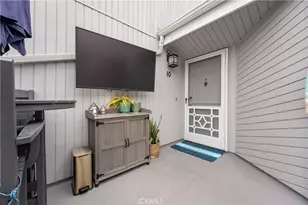 10 Serena Ct, Newport Beach, CA 92663 - Photo 2