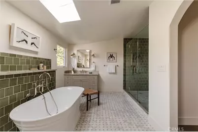 2201 N Hobart Boulevard, Los Angeles, CA 90027 - Photo 10