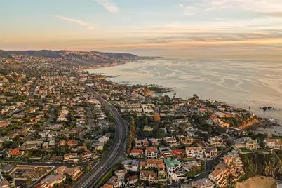 2 Emerald Bay, Laguna Beach, CA 92651 - Photo 38
