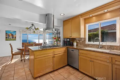2 N Vista De La Luna, Laguna Beach, CA 92651 - Photo 18