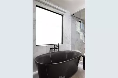 218 E Oceanfront, Newport Beach, CA 92661 - Photo 24