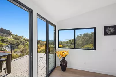 990 Meadowlark Drive, Laguna Beach, CA 92651 - Photo 12