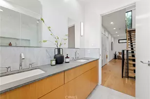 11702 Charnock Rd, Los Angeles, CA 90066 - Photo 12