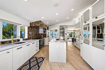 594 Cliff Drive, Laguna Beach, CA 92651 - Photo 10