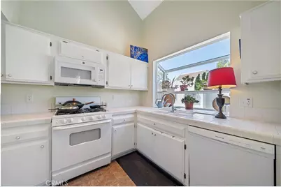 15732 S B #A, Tustin, CA 92780 - Photo 24