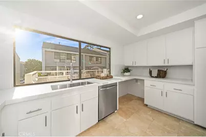 19 Swift Court, Newport Beach, CA 92663 - Photo 10