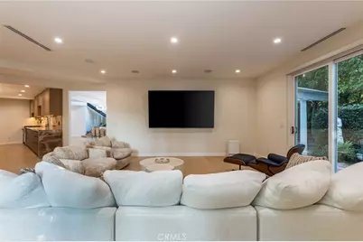 6512 Firmament, Van Nuys, CA 91406 - Photo 6