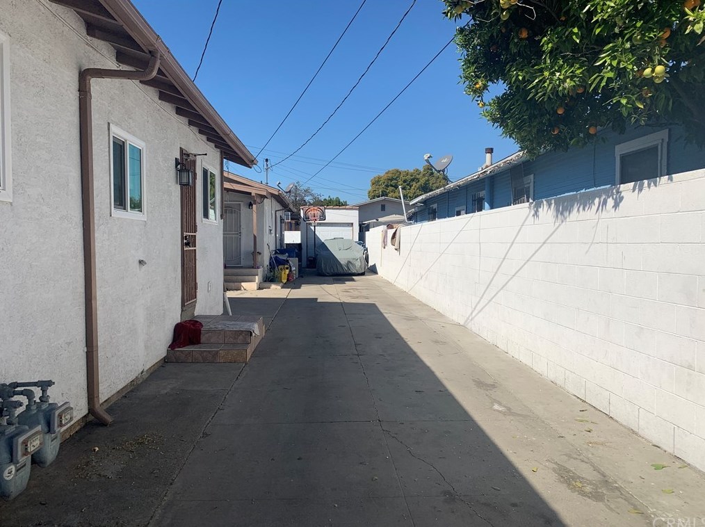 167 Indiana St, Los Angeles, CA 90063-4129