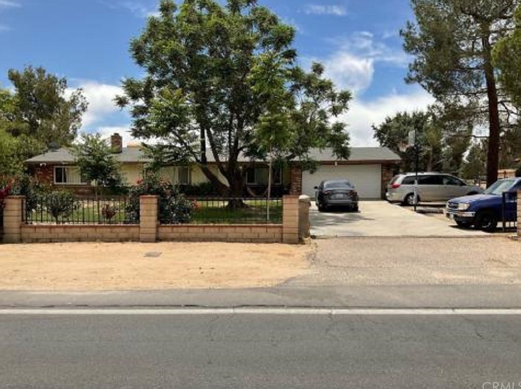 15223 Willow St, Hesperia, CA 92345-2822