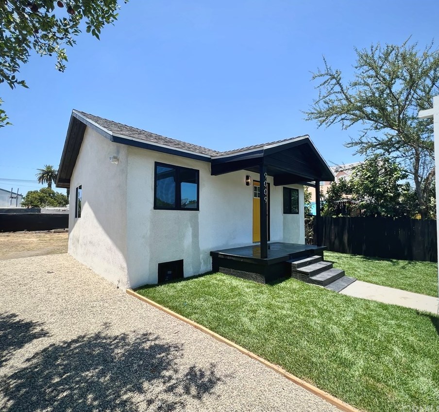 9009 Elm St, Los Angeles, CA 90002-1806