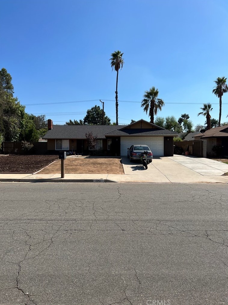 2242 Carlton Pl, Riverside, CA 92507