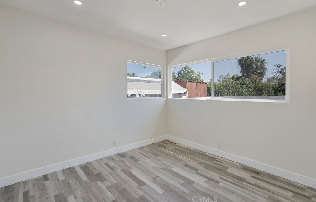10206 Stanford Ave, Los Angeles CA  90002-3229 exterior