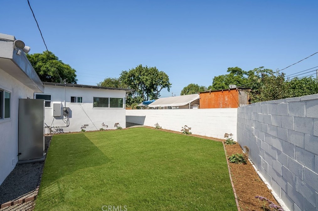 10206 Stanford Ave, Los Angeles CA  90002-3229 exterior