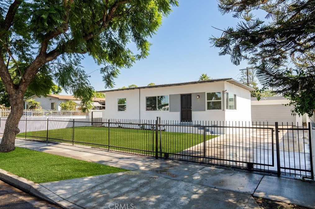 10206 Stanford Ave, Los Angeles CA  90002-3229 exterior