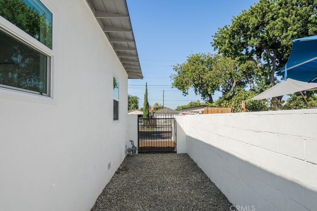 10206 Stanford Ave, Los Angeles CA  90002-3229 exterior