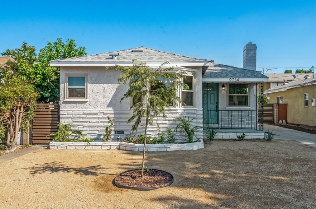 9734 San Carlos Ave, South Gate, CA 90280-4632