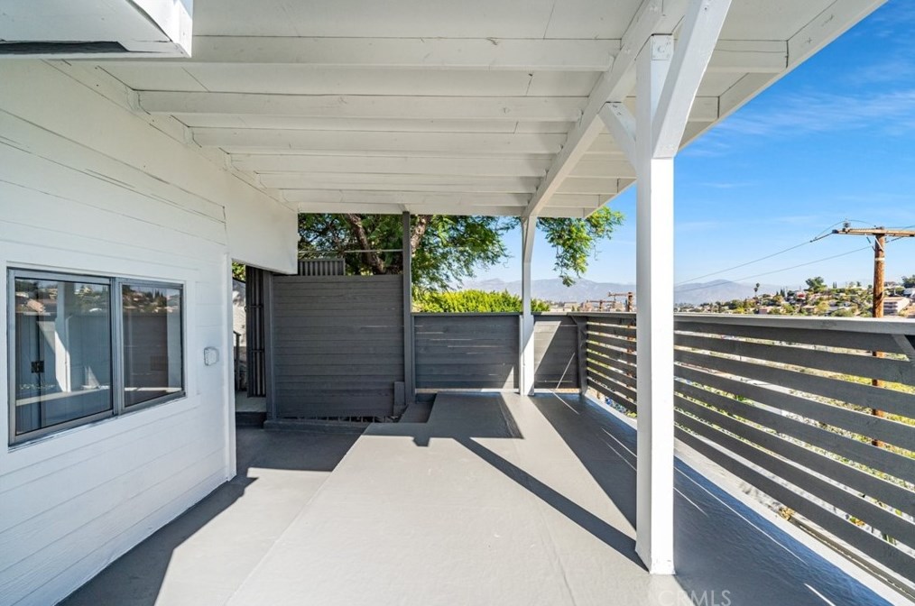 1201 Bonnie Beach Pl, Los Angeles CA  90063-1240 exterior