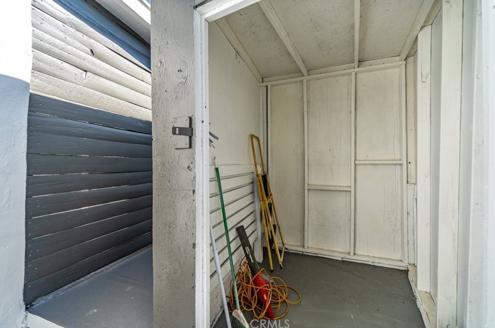 1201 Bonnie Beach Pl, Los Angeles CA  90063-1240 exterior