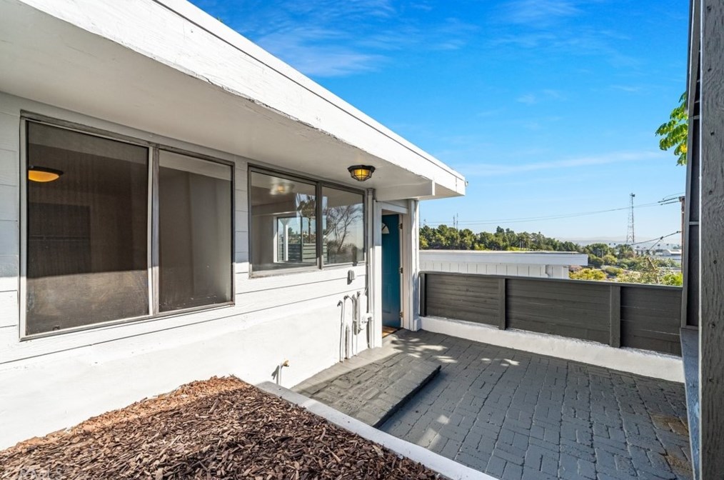 1201 Bonnie Beach Pl, Los Angeles CA  90063-1240 exterior