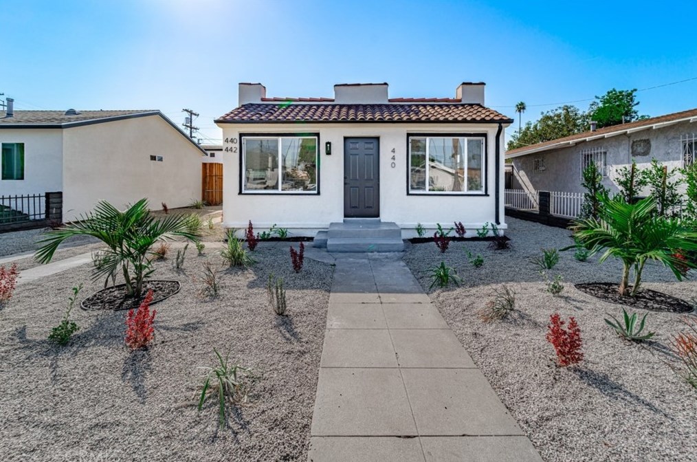 440 68th St, Los Angeles, CA 90003-1702